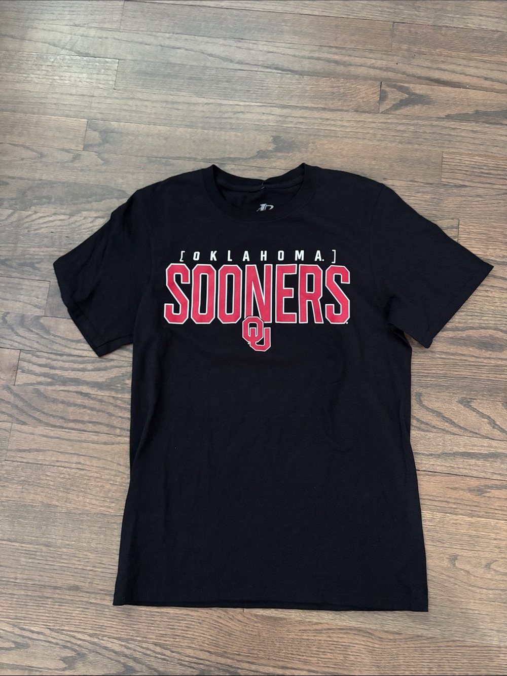 Logo Athletic Black T-Shirt with Red Sooners Print